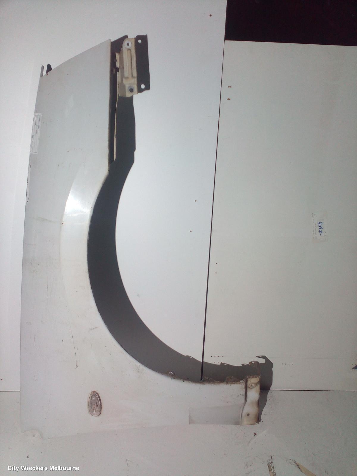 MITSUBISHI 380 2005 Right Guard