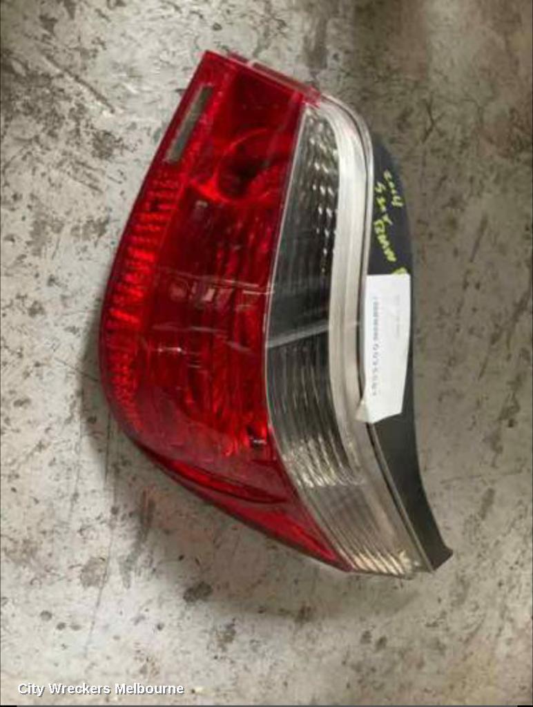 BMW 5 SERIES 2004 Right Taillight