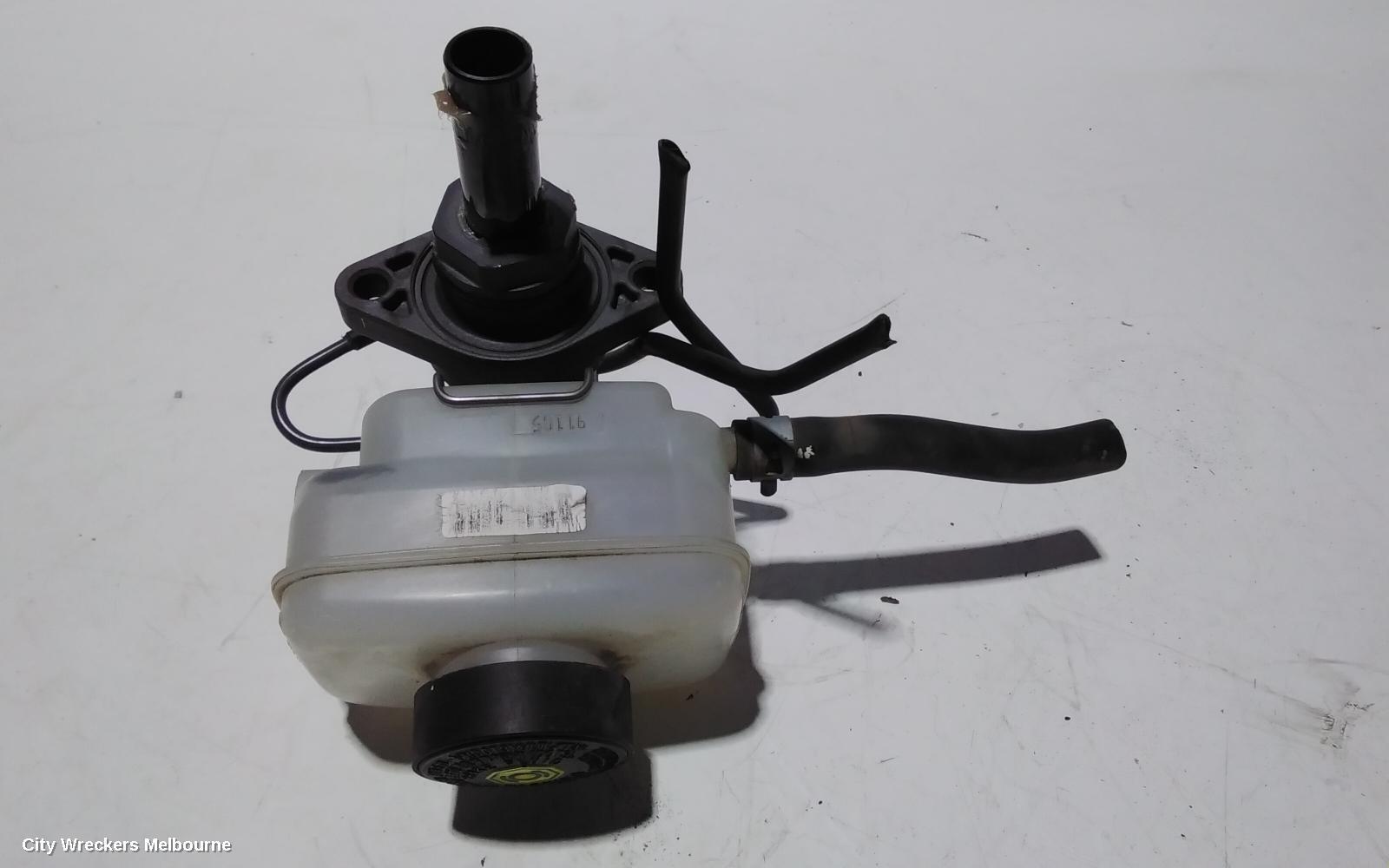 TOYOTA HIACE 2009 Master Cylinder