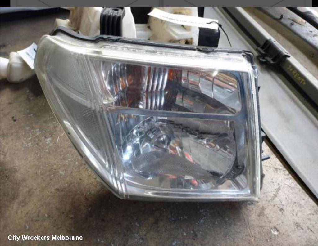 NISSAN NAVARA 2009 Right Headlamp