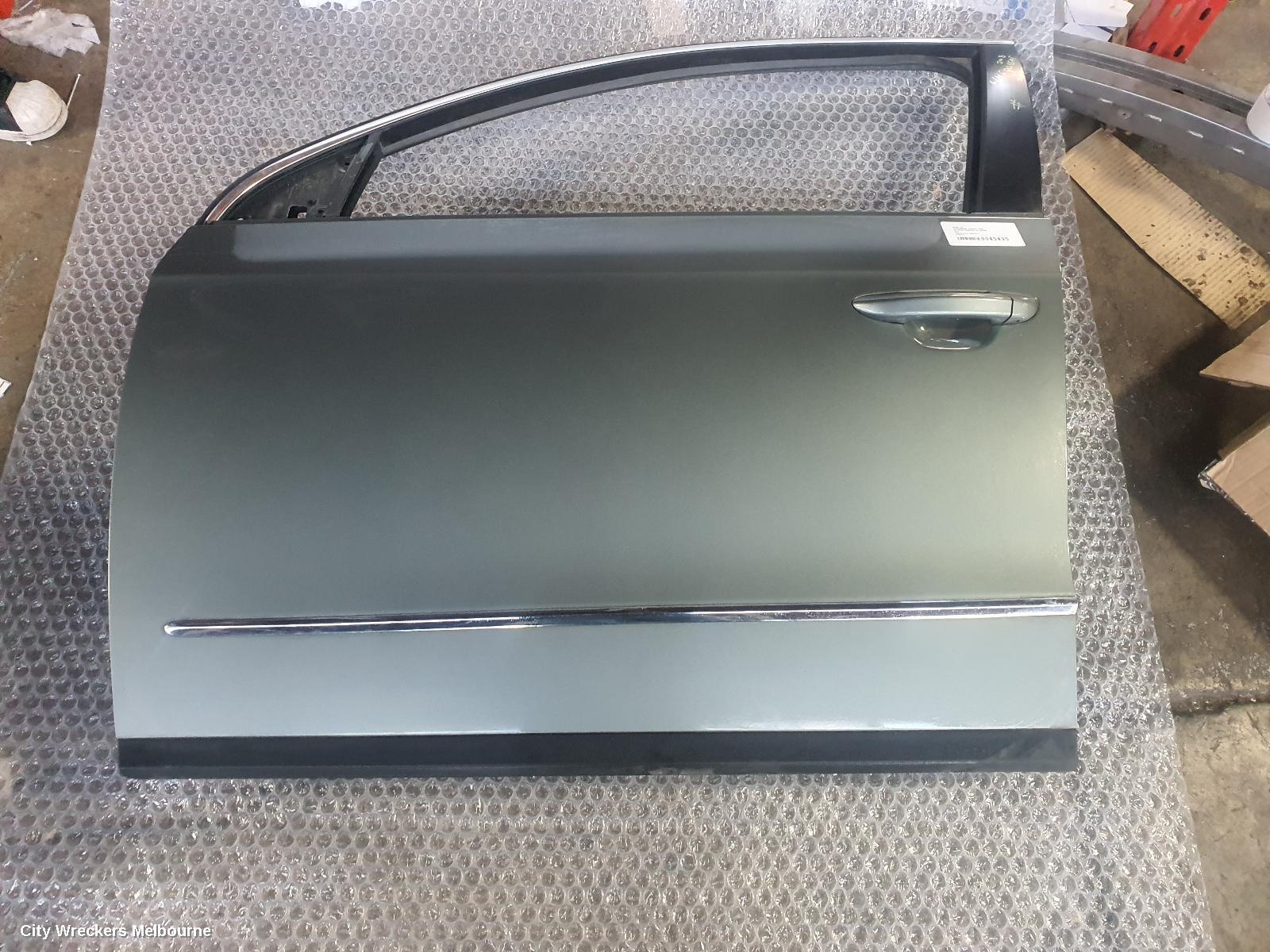 VOLKSWAGEN PASSAT 2008 Left Front Door