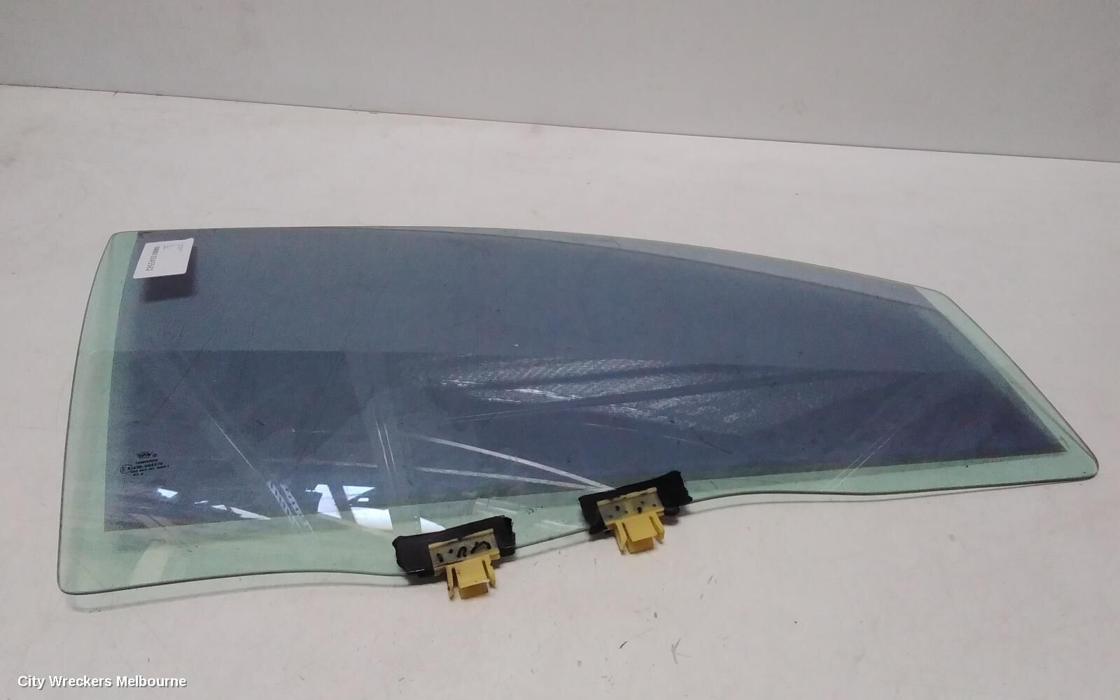 FORD FALCON 2004 Right Front Door Window