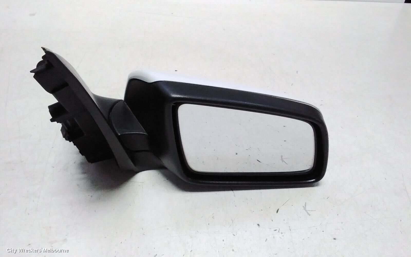 HOLDEN COMMODORE 2007 Right Door Mirror