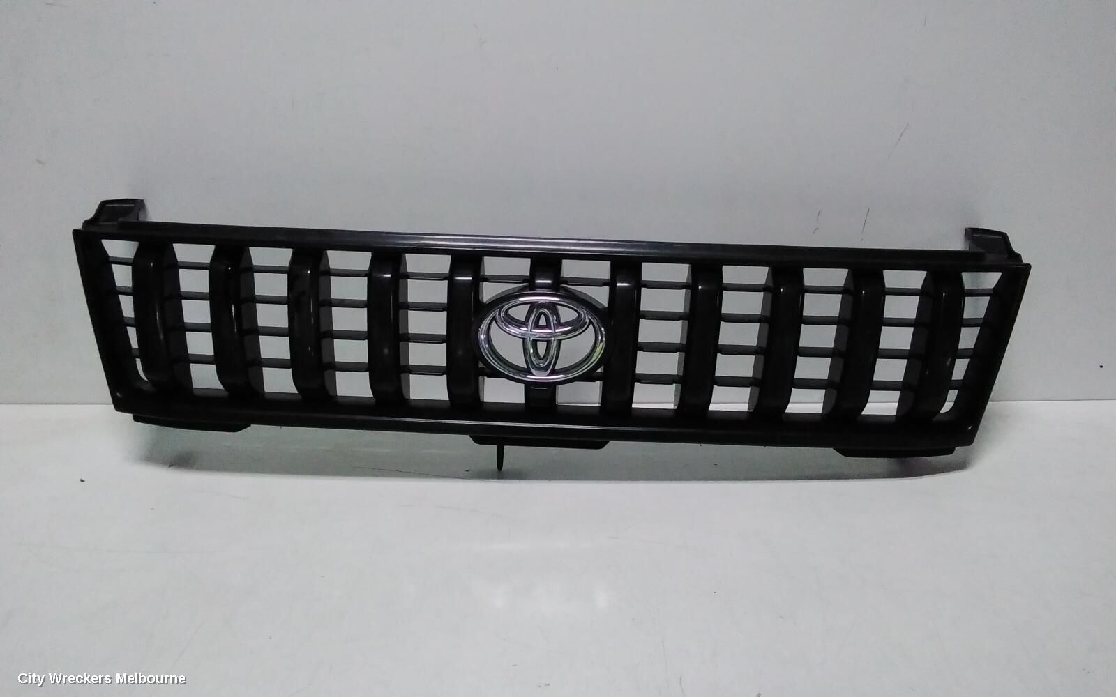TOYOTA PRADO 1997 Grille