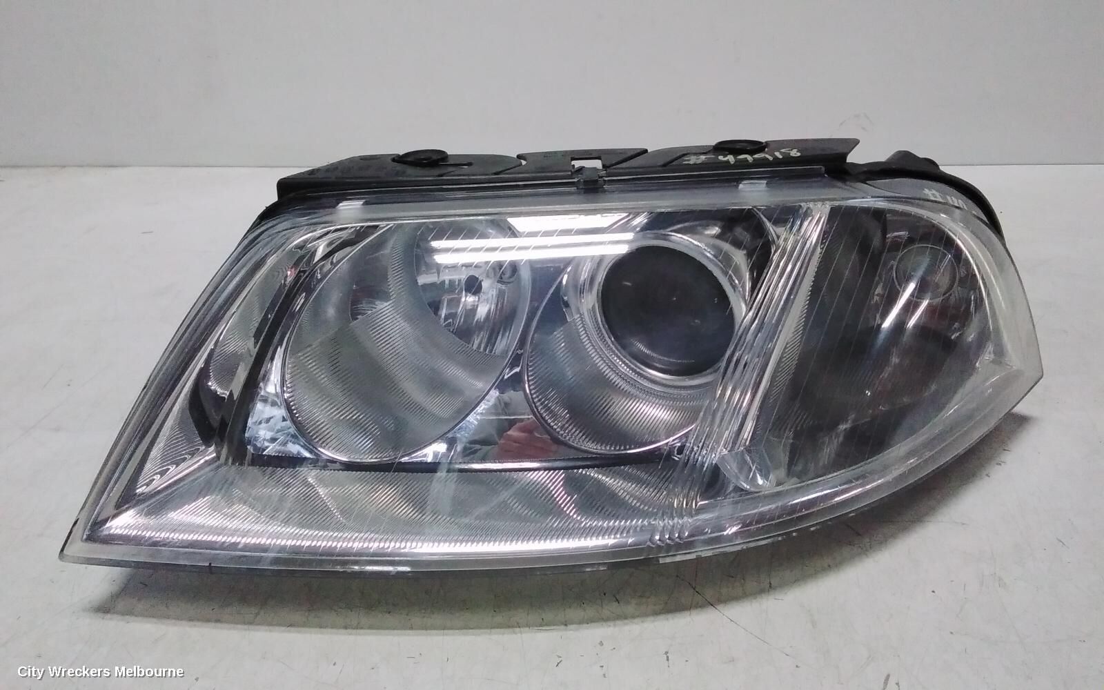 VOLKSWAGEN PASSAT 2004 Left Headlamp