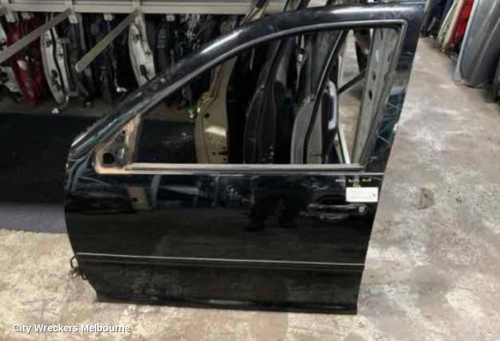 VOLKSWAGEN GOLF 2001 Left Front Door