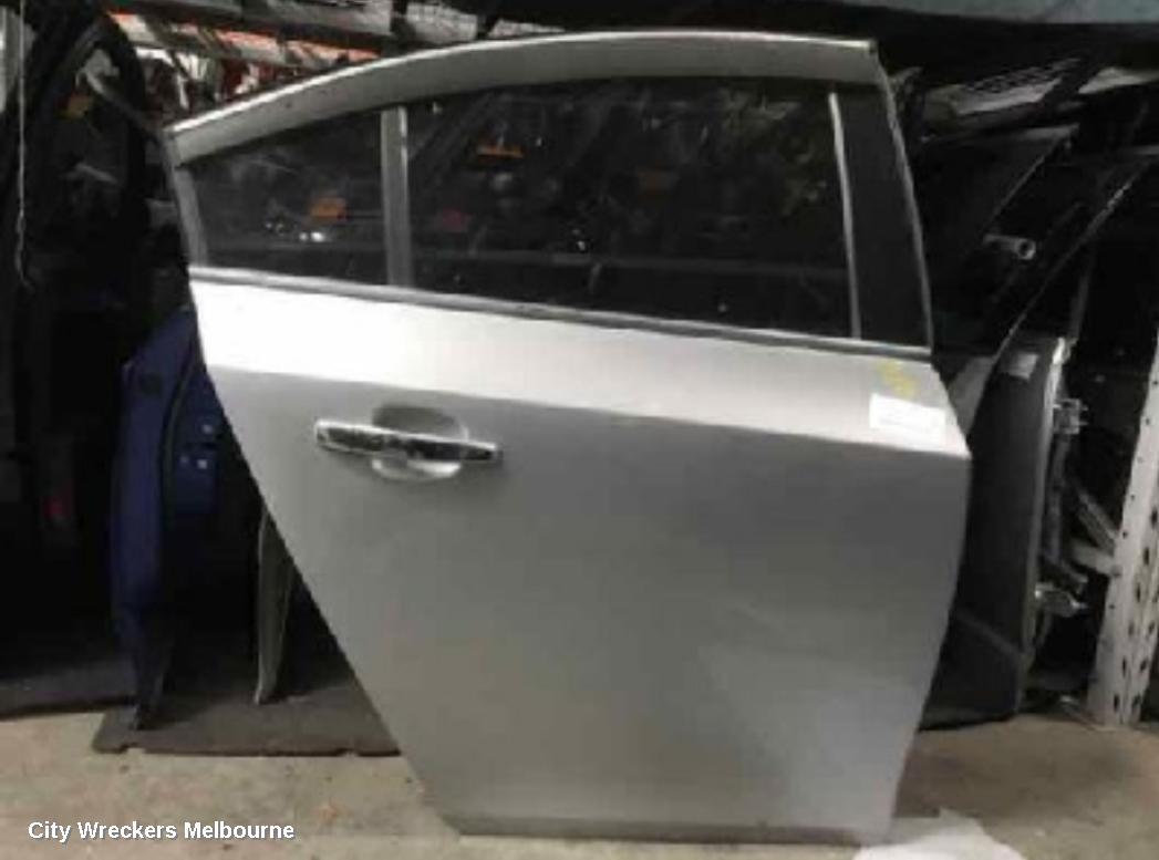 HOLDEN CRUZE 2009 RIGHT_REAR_DOOR_SLIDING