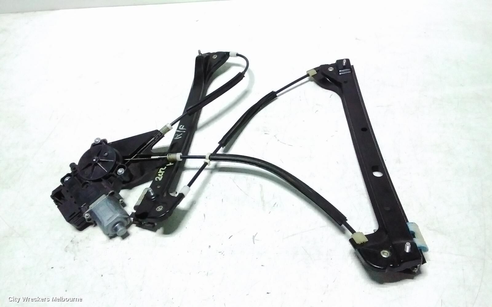 VOLKSWAGEN POLO 2012 Right Front Window Reg/Motor