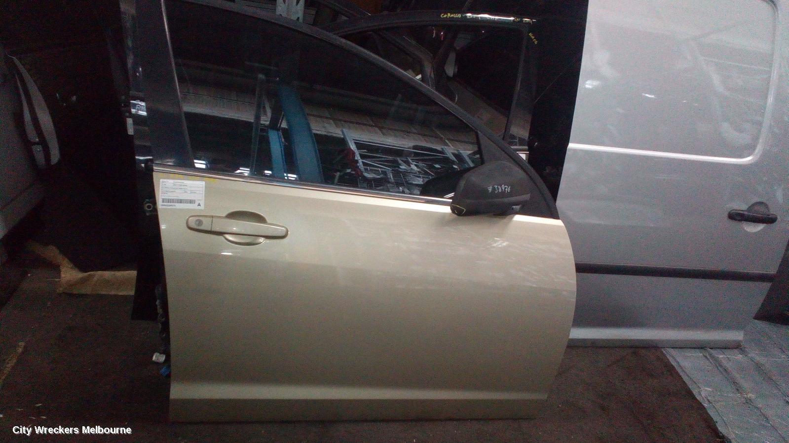 HOLDEN COMMODORE 2006 Right Front Door