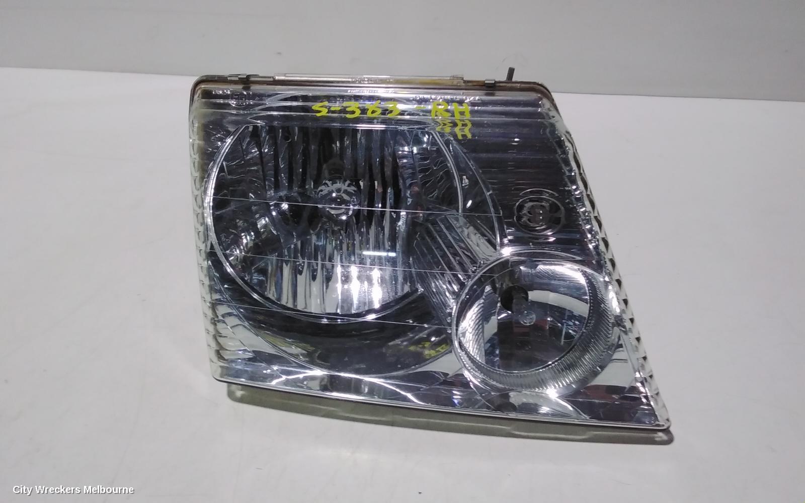 FORD EXPLORER 2002 Right Headlamp