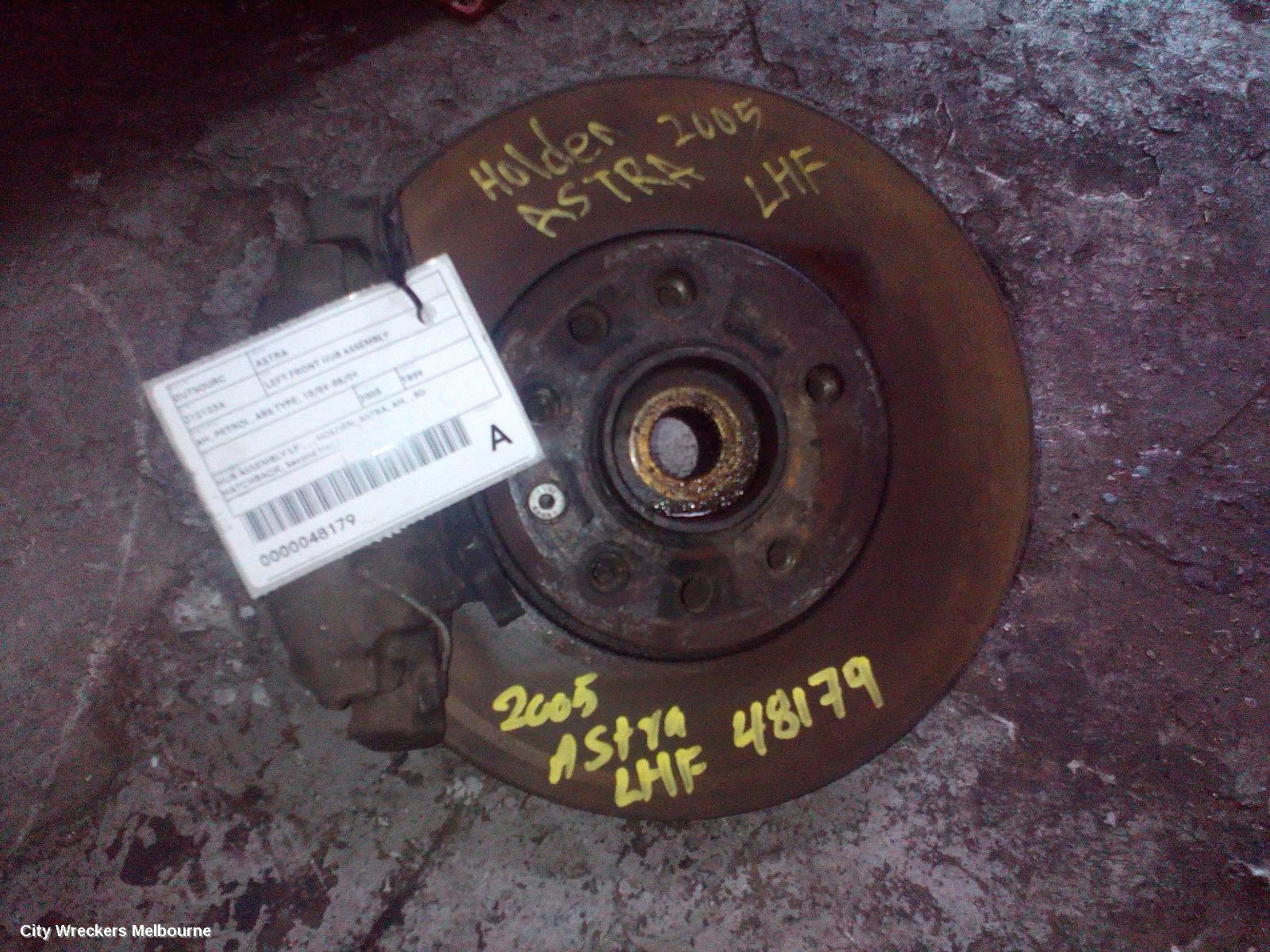 HOLDEN ASTRA 2005 Left Front Hub Assembly