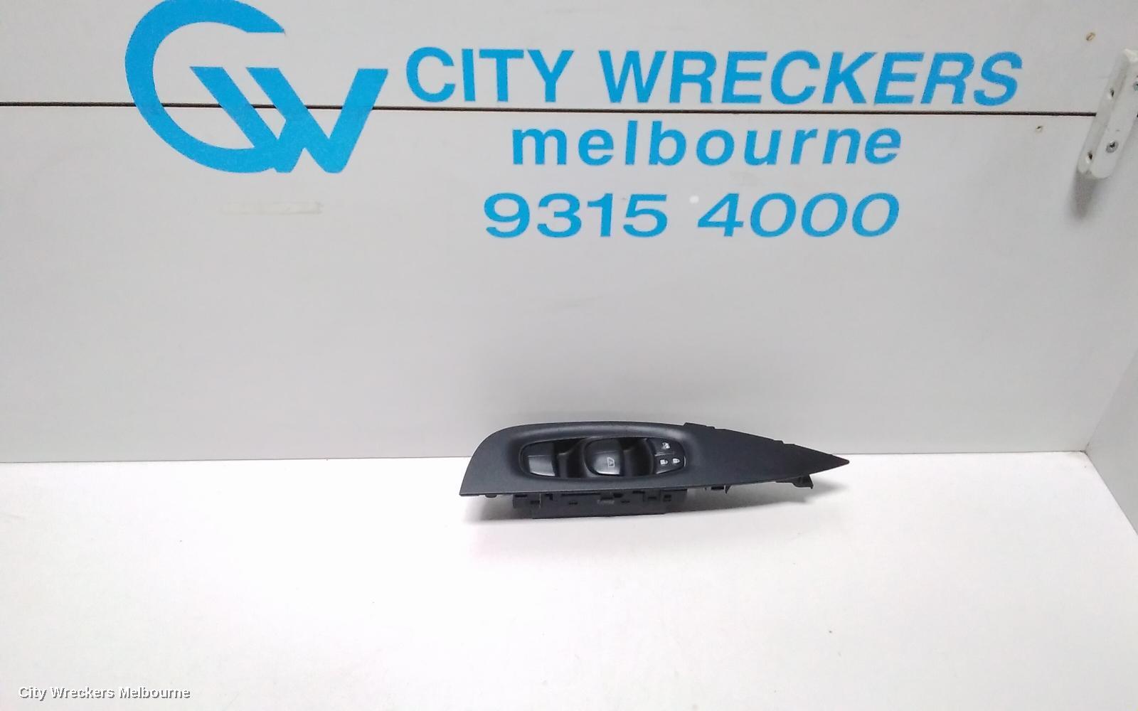 NISSAN QASHQAI 2015 Pwr Dr Wind Switch