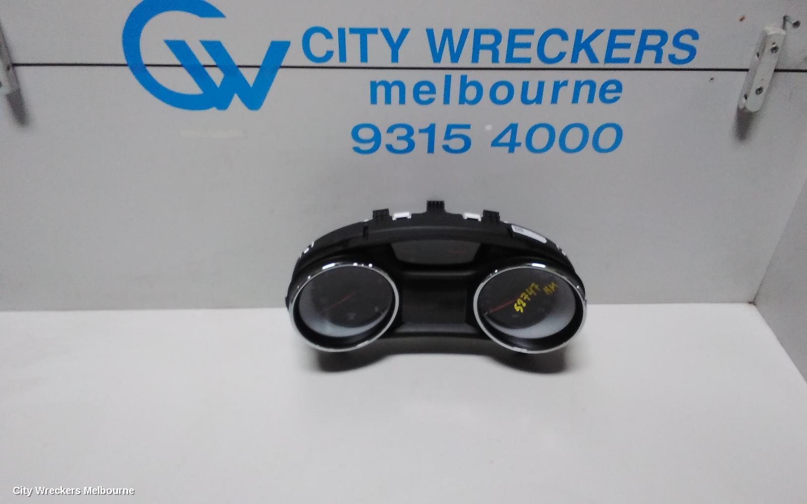 HOLDEN COMMODORE 2018 Instrument Cluster