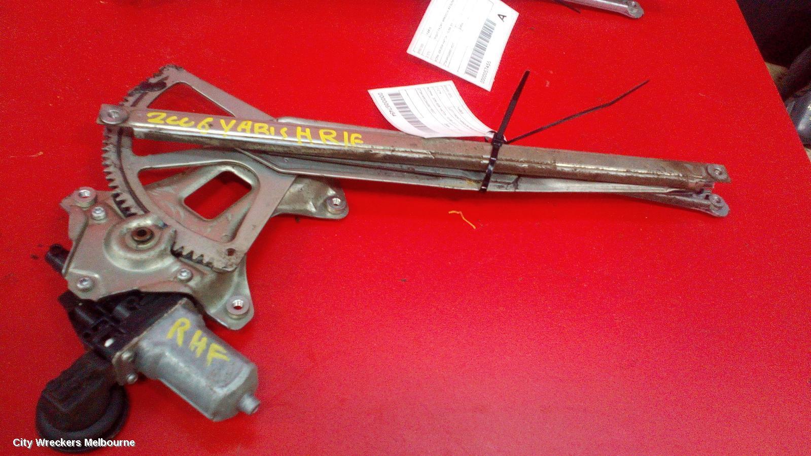 TOYOTA YARIS 2006 Left Front Window Reg/Motor