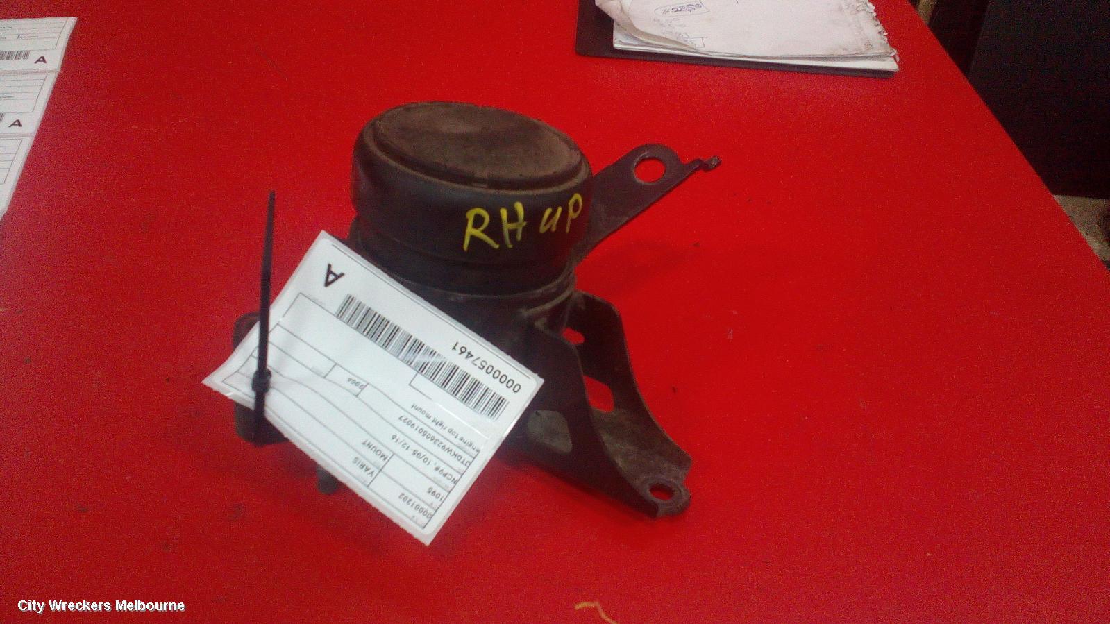 TOYOTA YARIS 2006 Mount