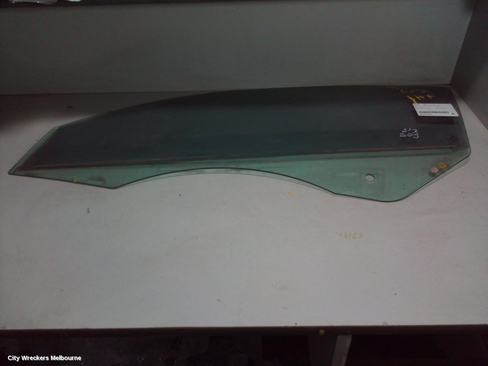 VOLKSWAGEN EOS 2007 Right Front Door Window