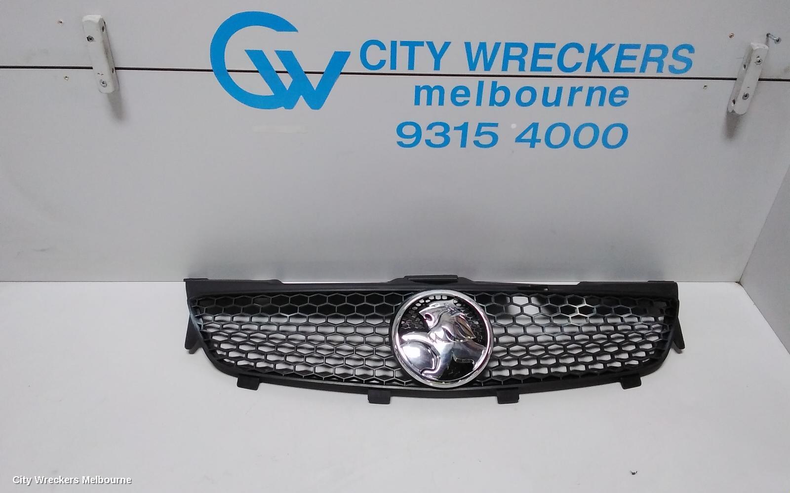 HOLDEN COMMODORE 2008 Grille
