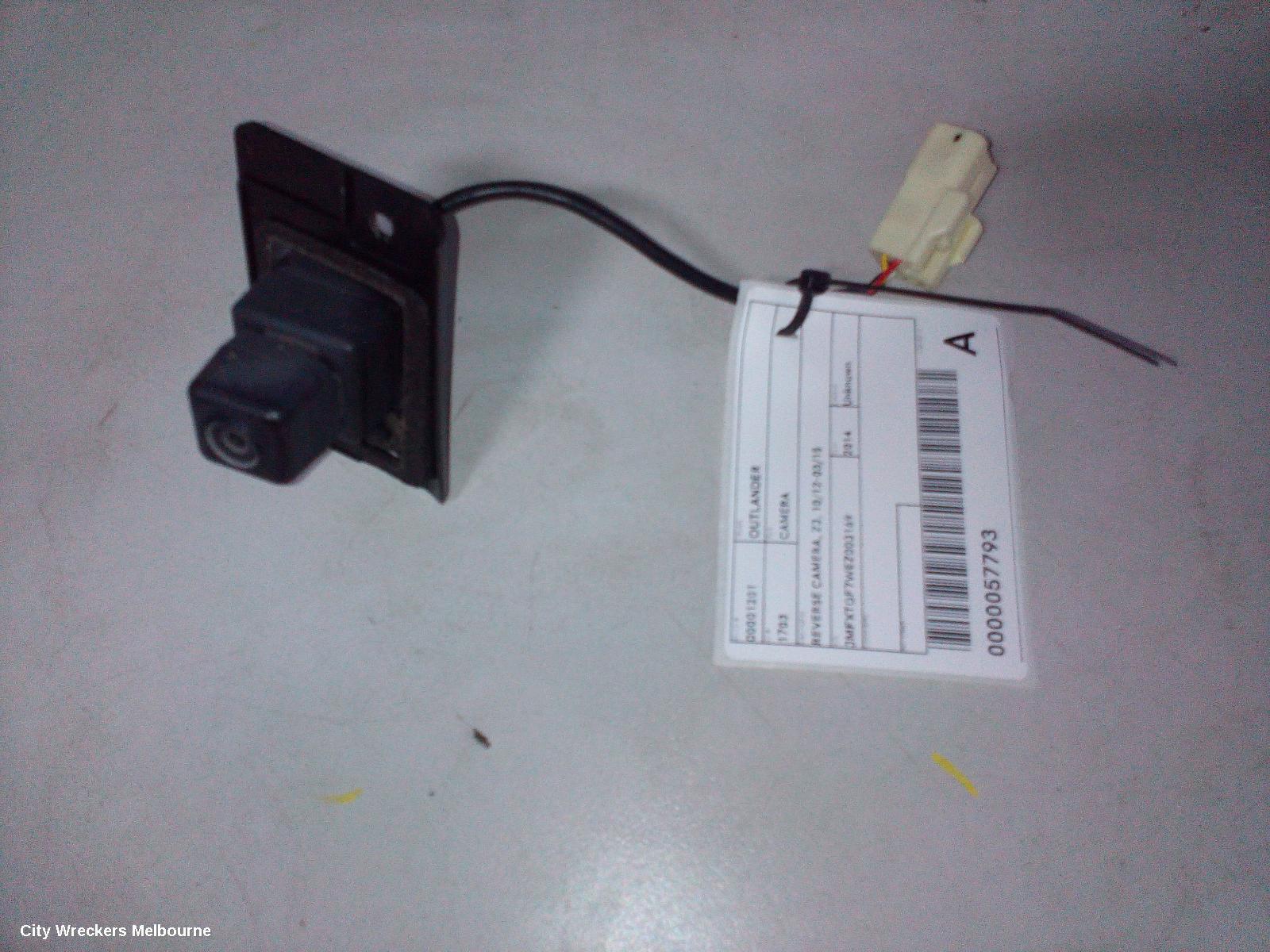 MITSUBISHI OUTLANDER 2014 REVERSE_CAMERA