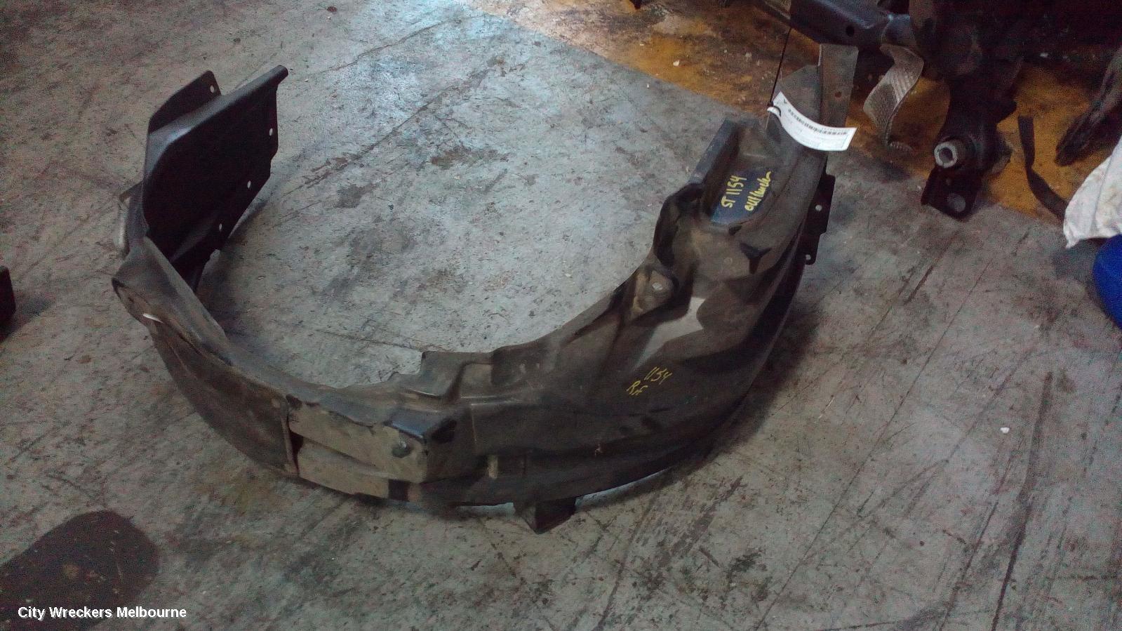 MITSUBISHI OUTLANDER 2013 Right Guard Liner