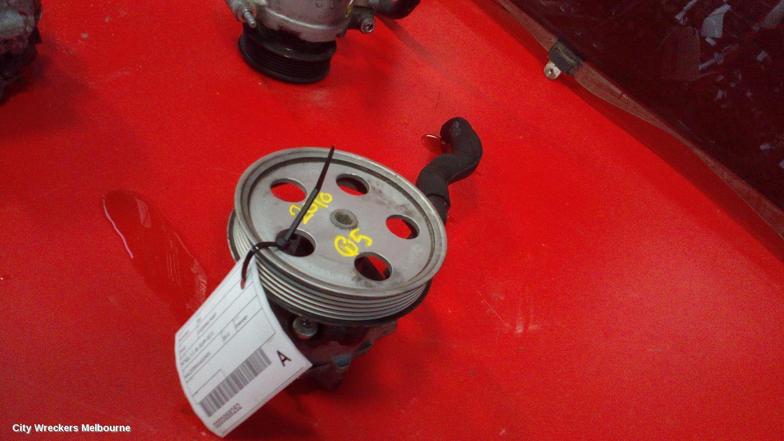 AUDI Q5 2010 Steering Pump