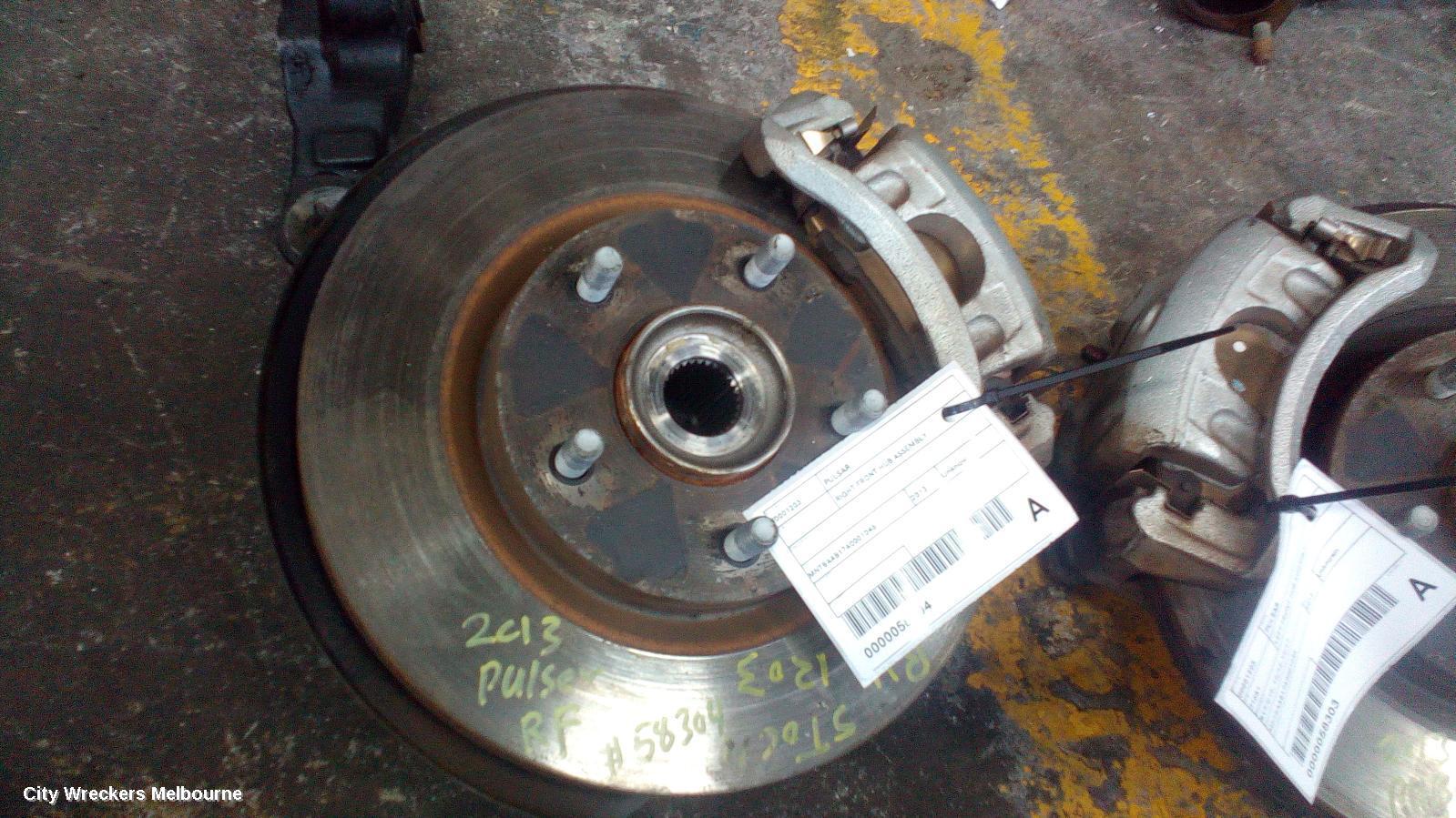 NISSAN PULSAR 2013 Right Front Hub Assembly
