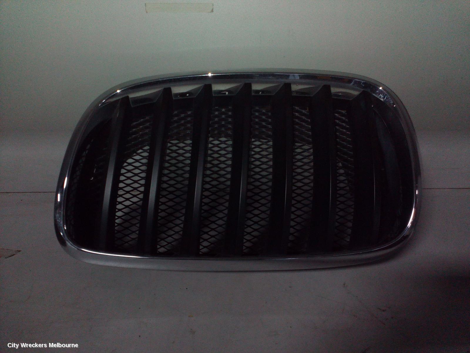 BMW X5 2008 Grille