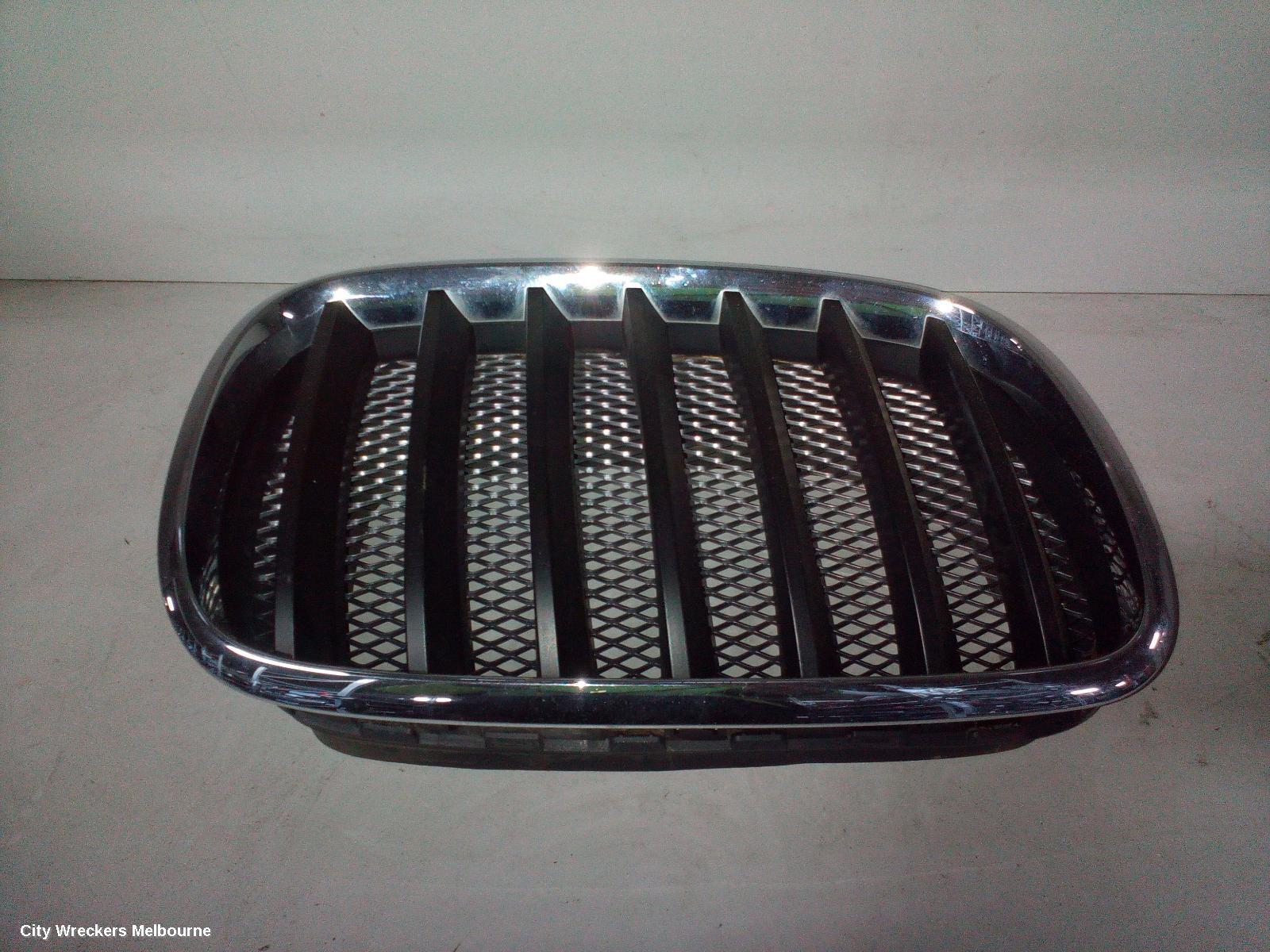 BMW X5 2008 Grille