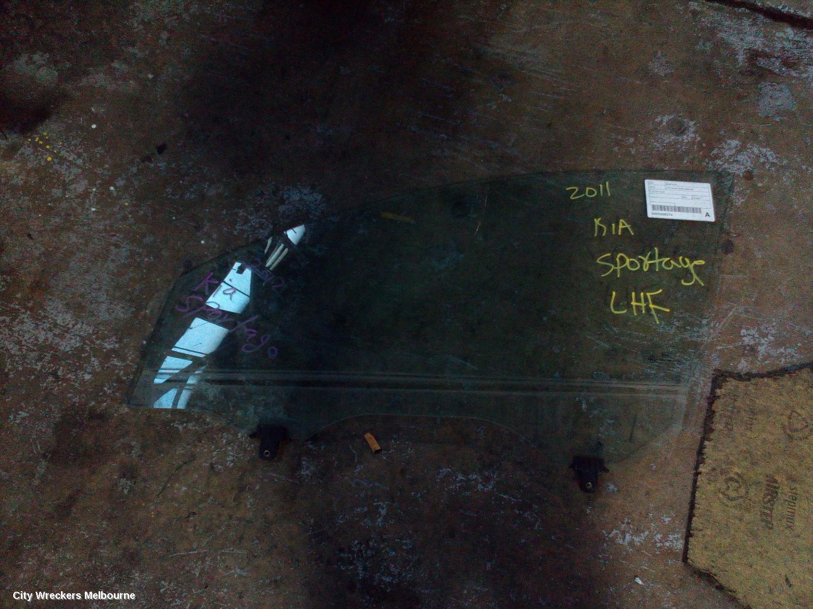 KIA SPORTAGE 2011 Left Front Door Window