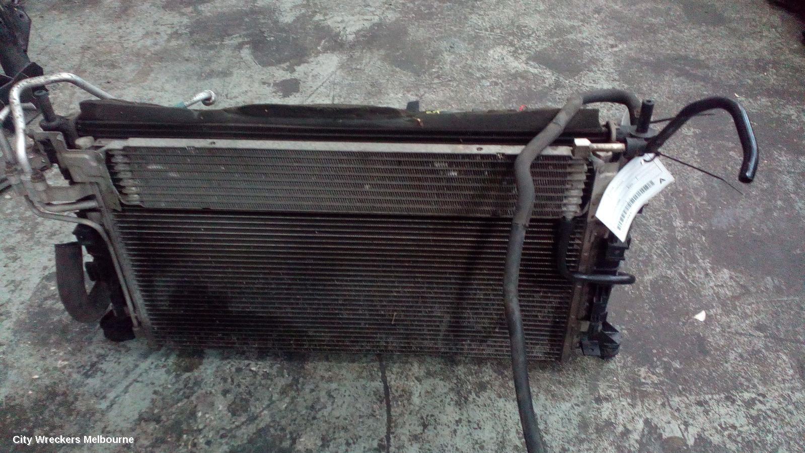 FORD FOCUS 2006 Radiator