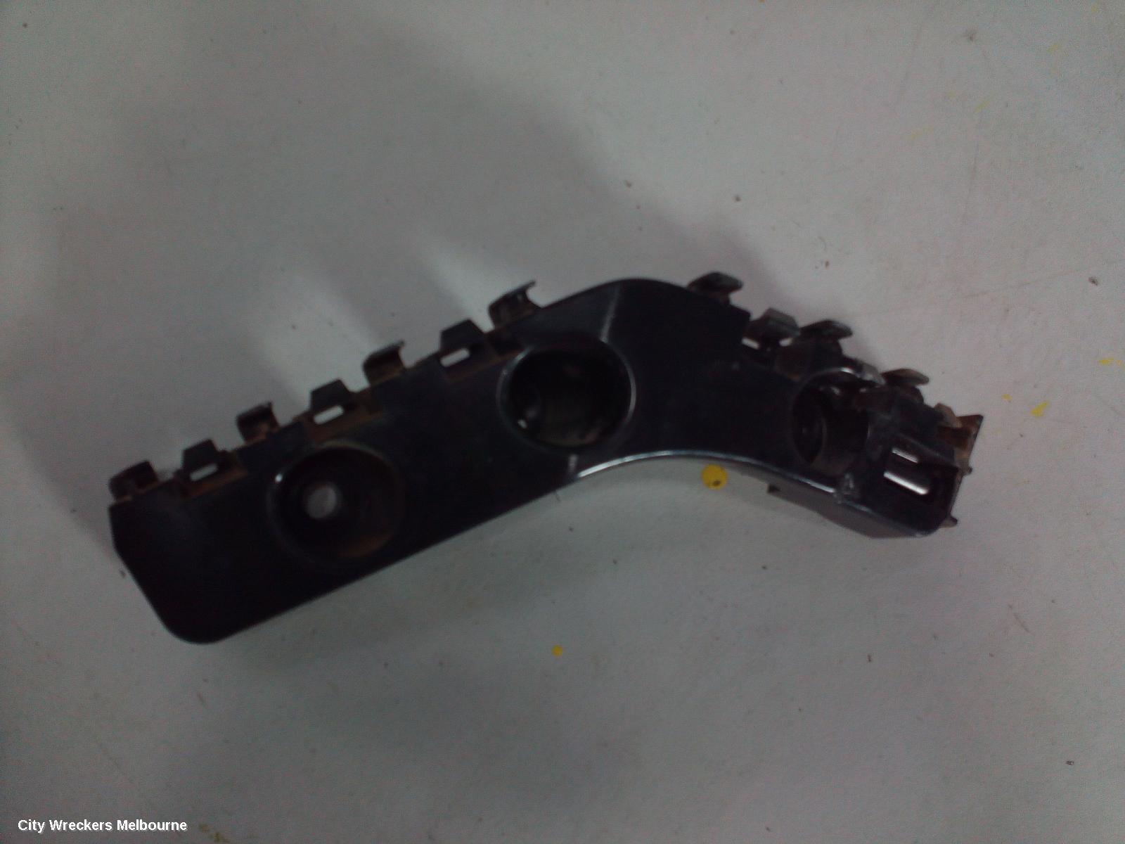 JEEP GRANDCHEROKEE 2013 Misc Bracket