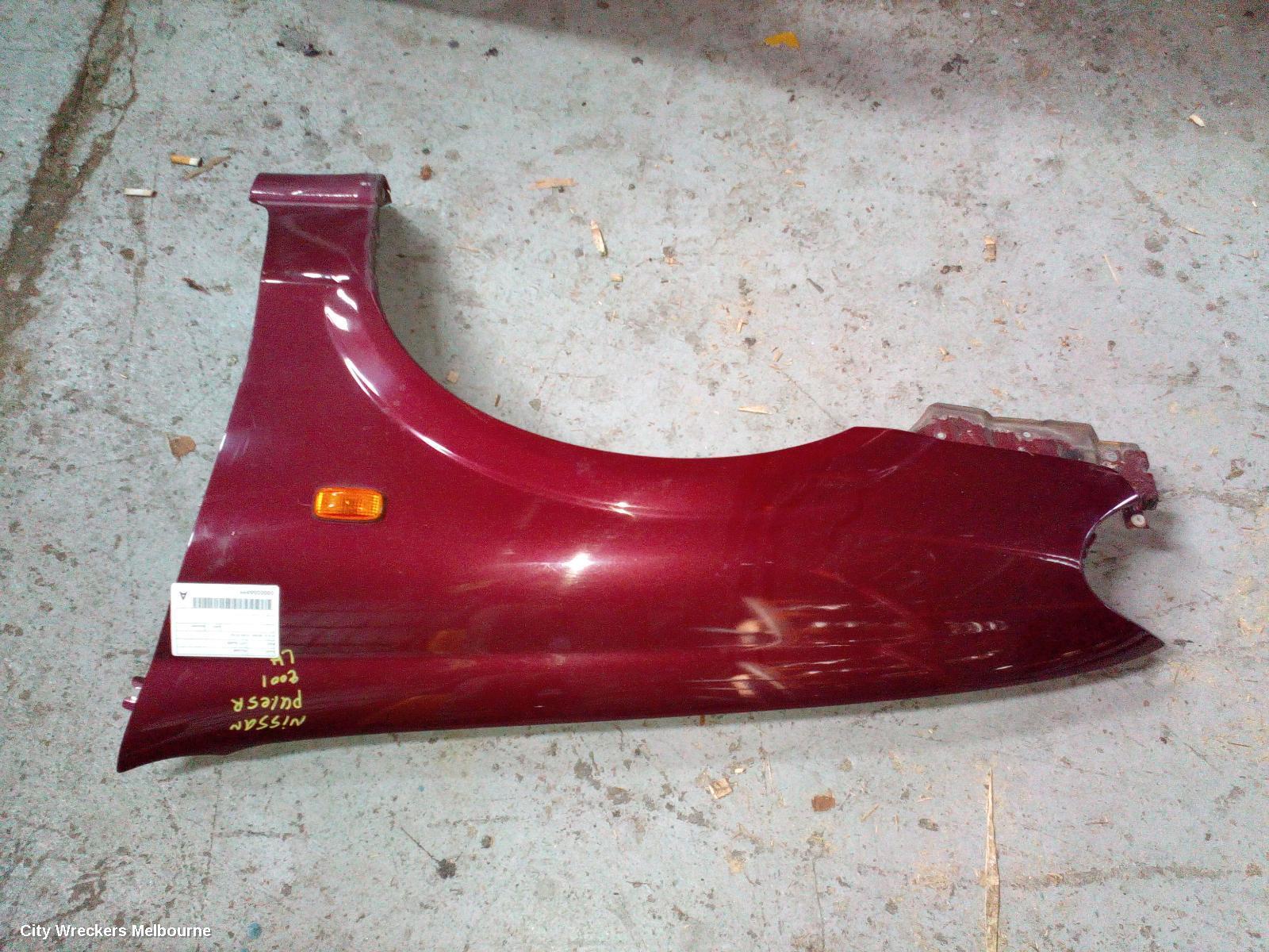 NISSAN PULSAR 2000 Left Guard