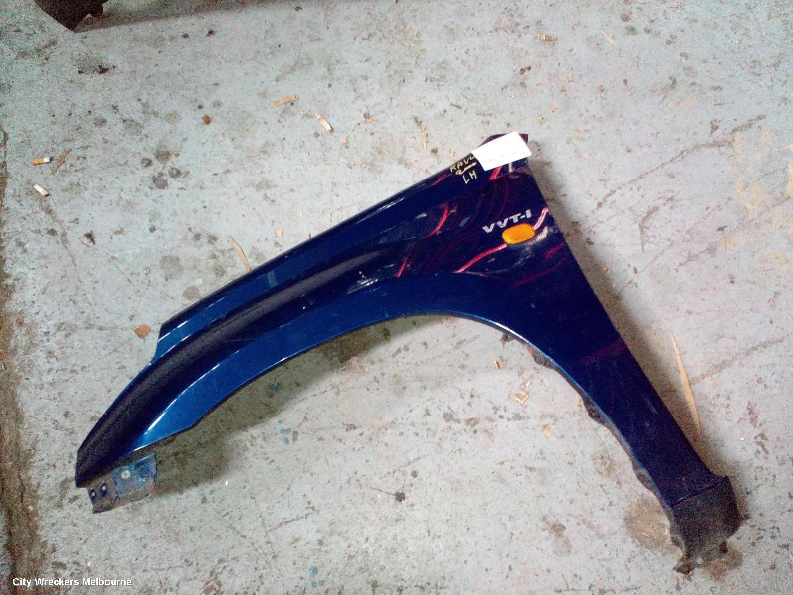TOYOTA RAV4 2000 Left Guard