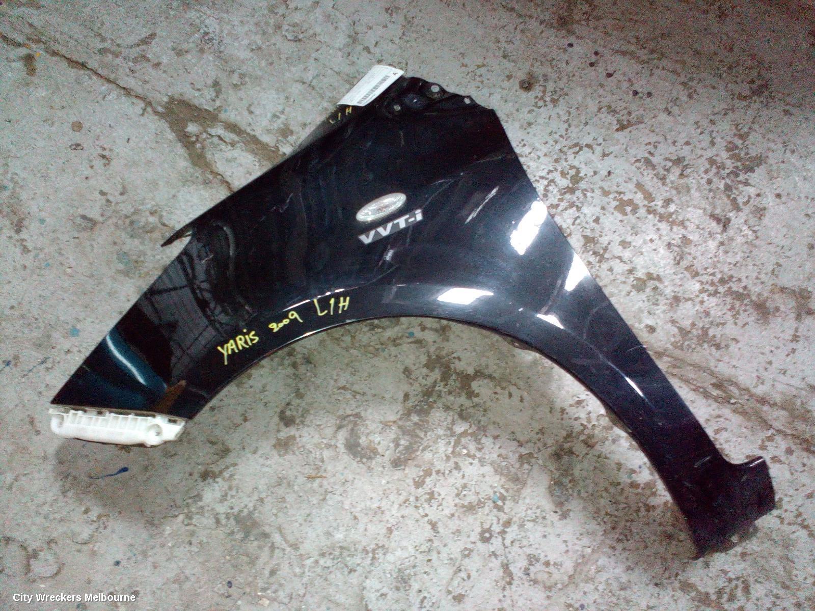 TOYOTA YARIS 2008 Left Guard