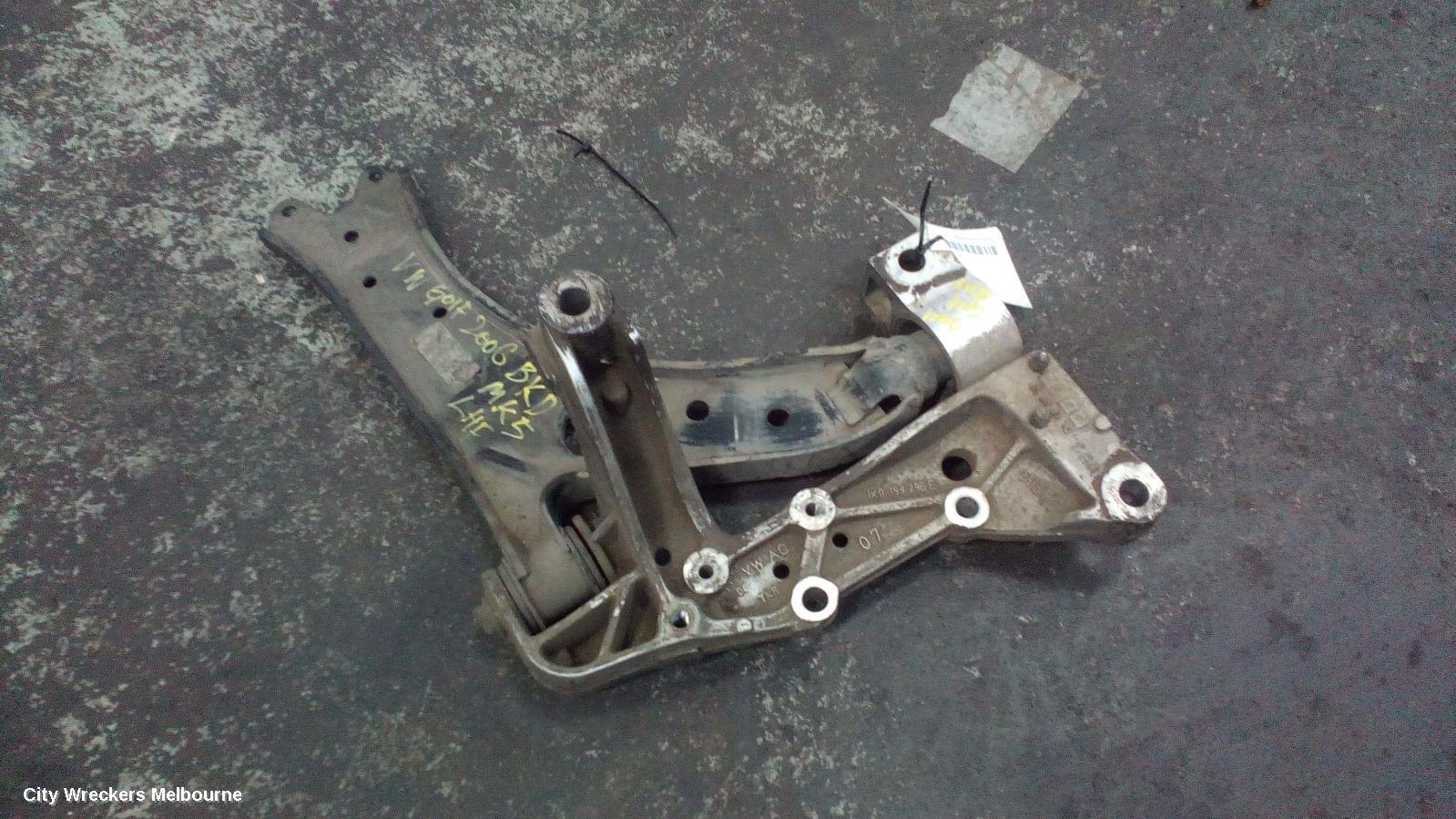 VOLKSWAGEN GOLF 2004 Left Front Lower Control Arm