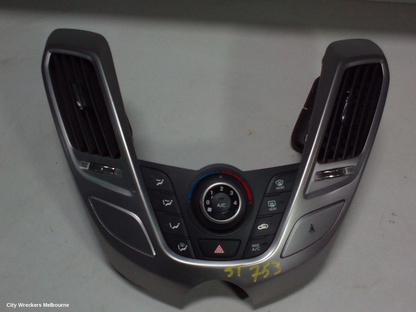 HYUNDAI VELOSTER 2012 Heater/Ac Controls