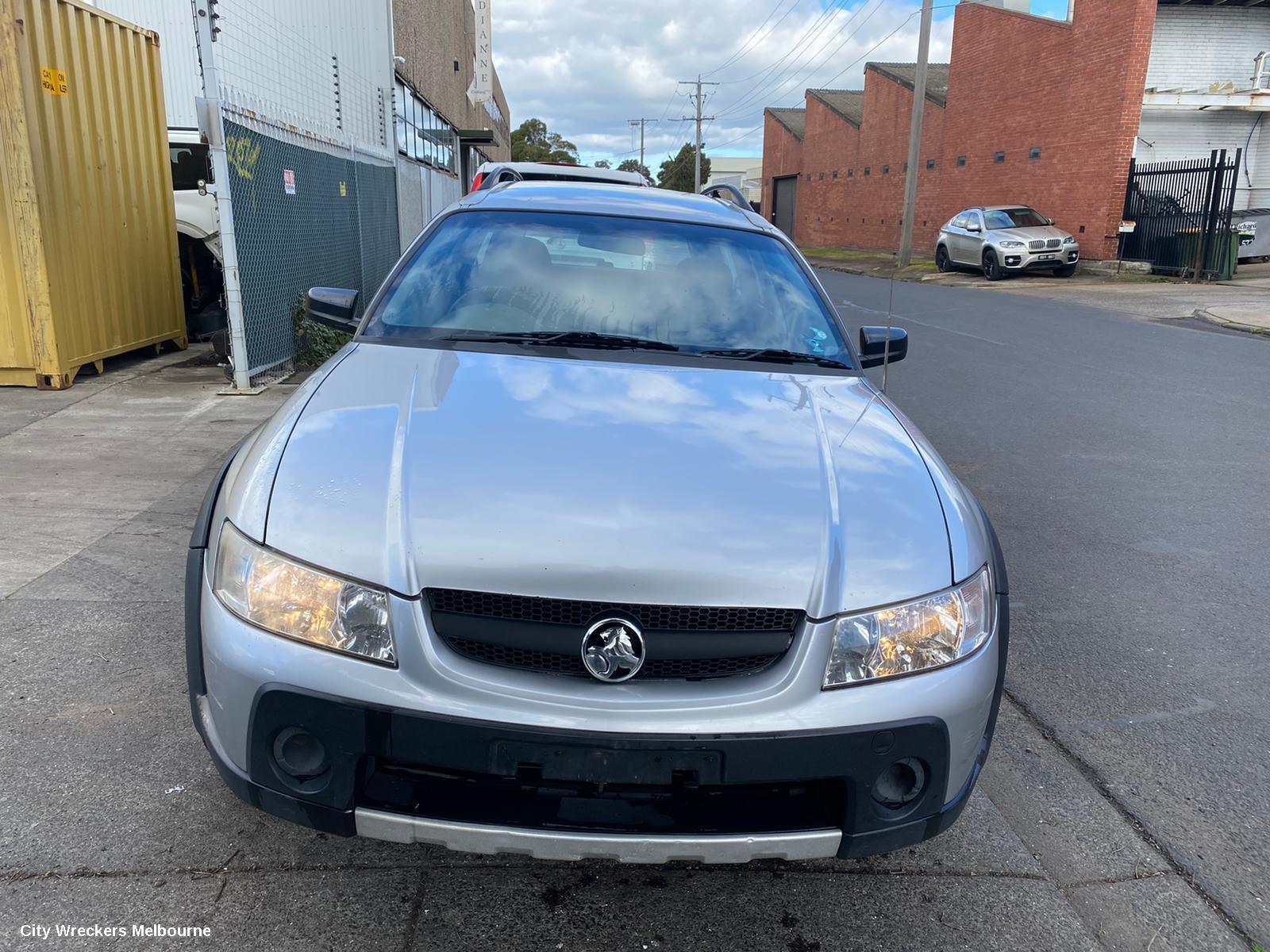 HOLDEN COMMODORE 2006 Left Guard