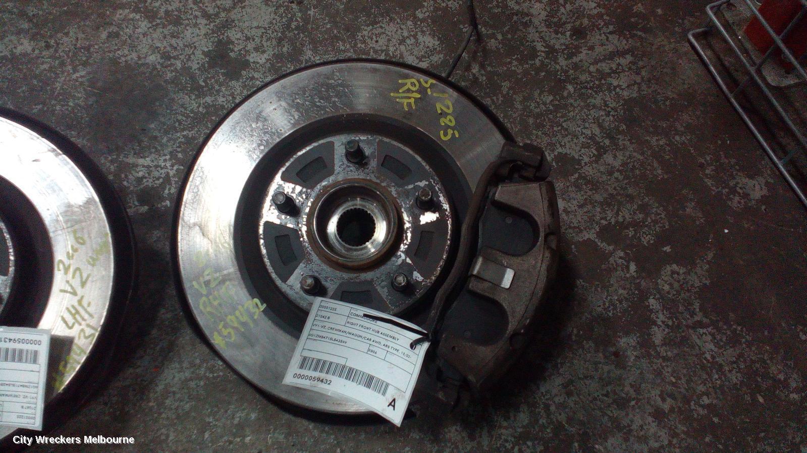 HOLDEN COMMODORE 2006 Right Front Hub Assembly
