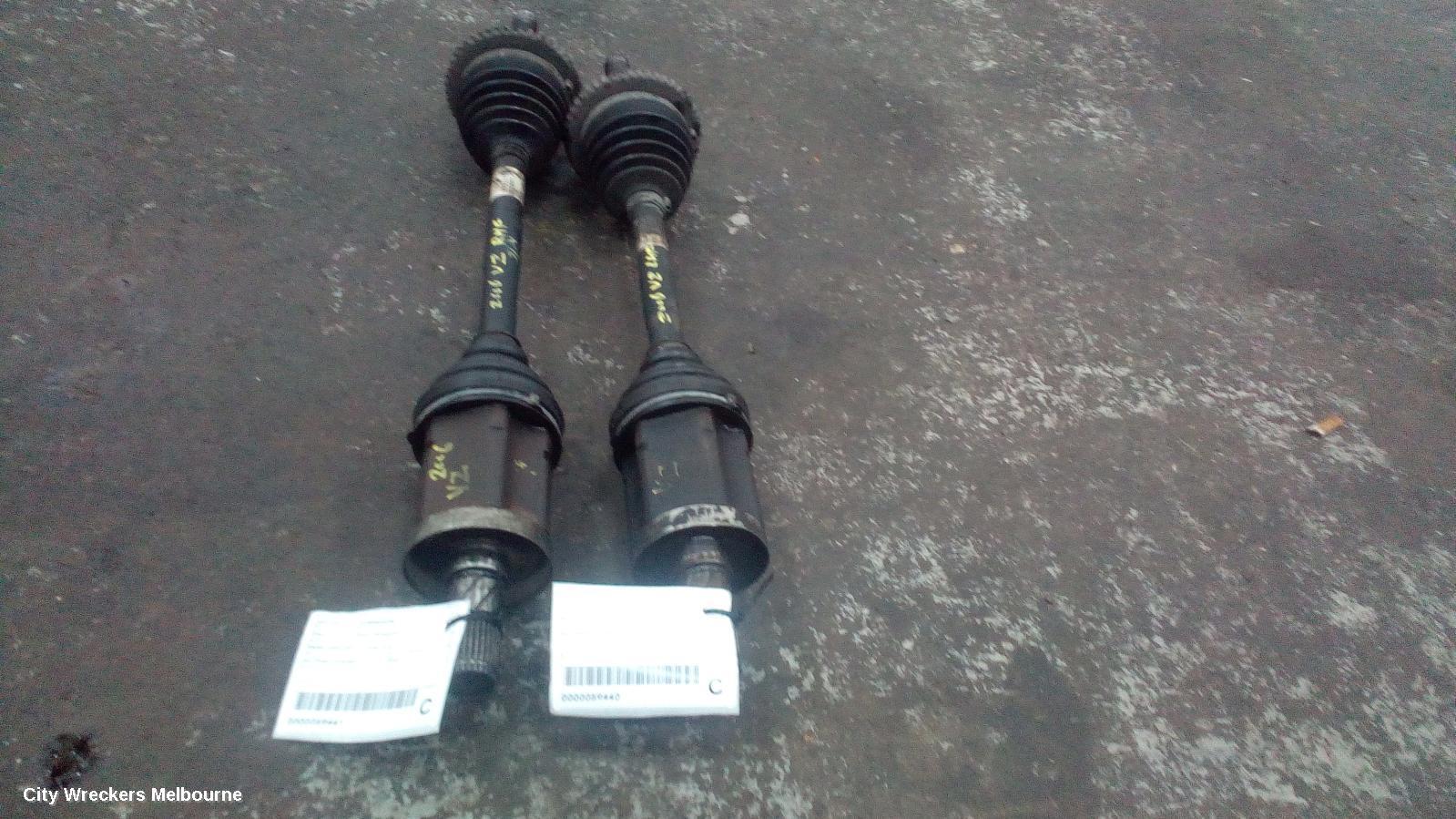 HOLDEN COMMODORE 2006 Right Driveshaft