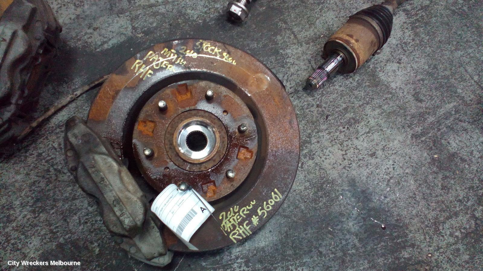MITSUBISHI PAJERO 2011 Right Front Hub Assembly