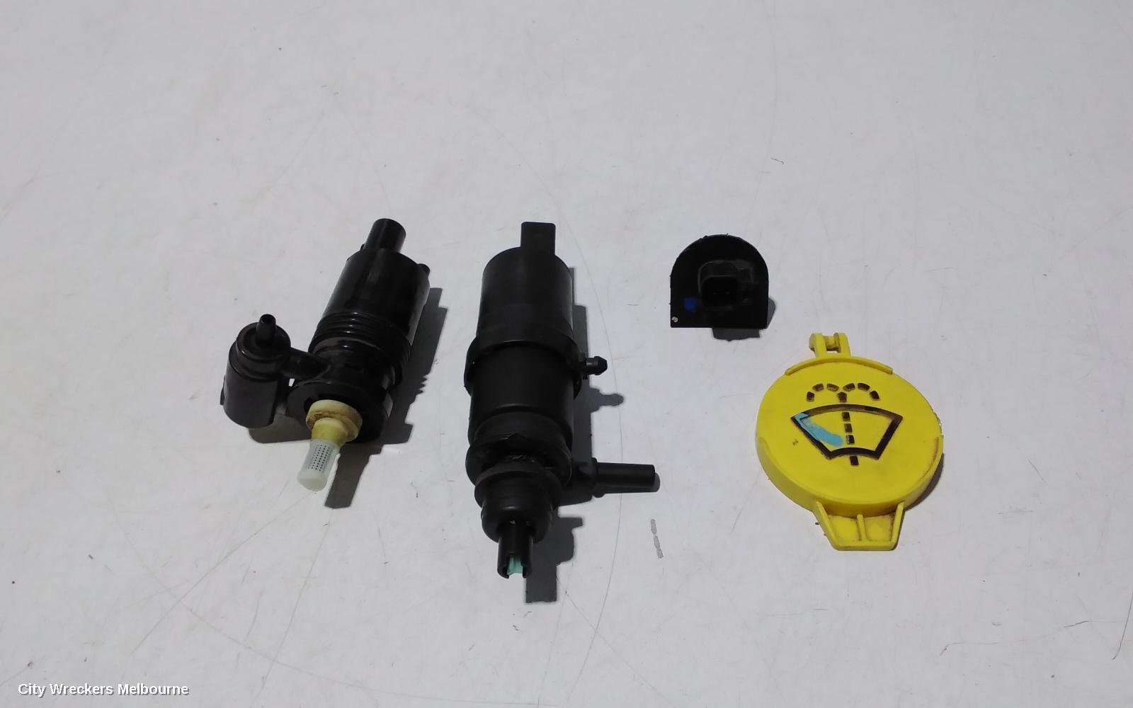 JEEP GRANDCHEROKEE 2014 Washer Bottle