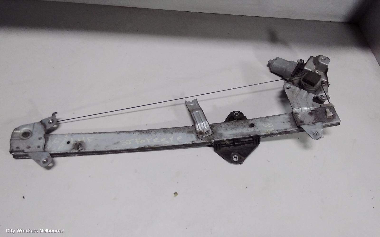 SUBARU FORESTER 2015 Left Front Window Reg/Motor