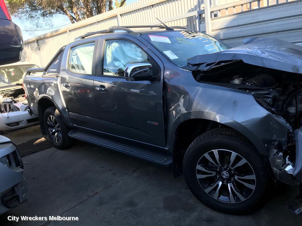 HOLDEN COLORADO 2017 Right Front Hub Assembly