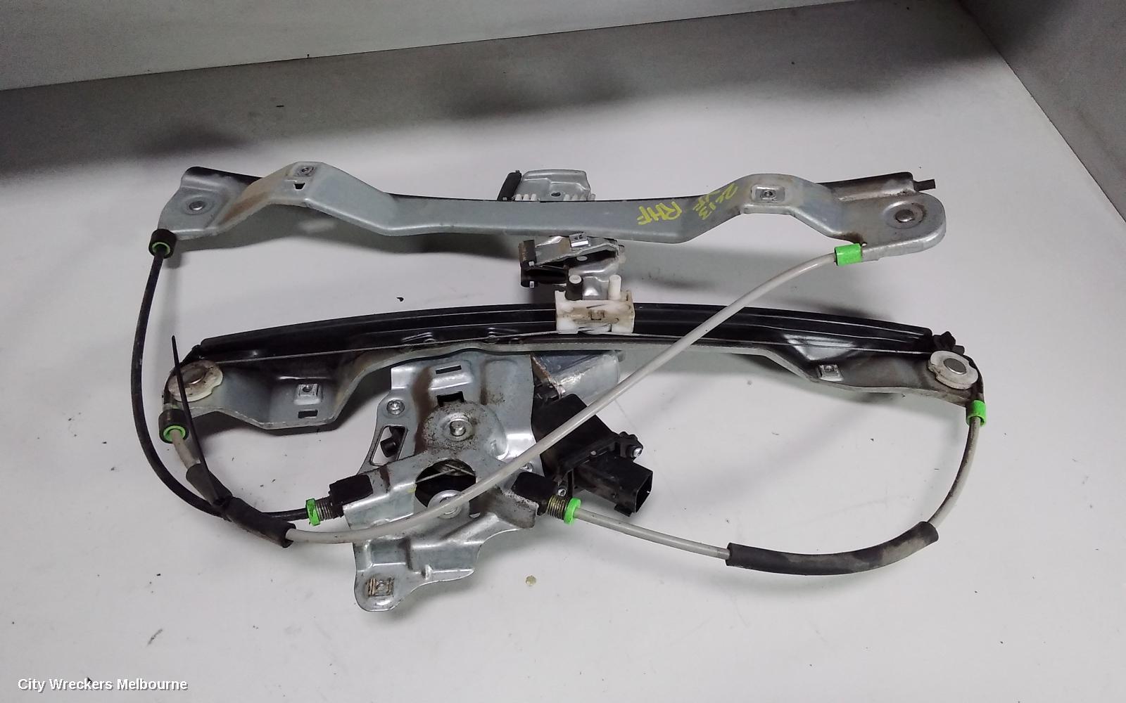 HOLDEN COMMODORE 2013 Right Front Window Reg/Motor