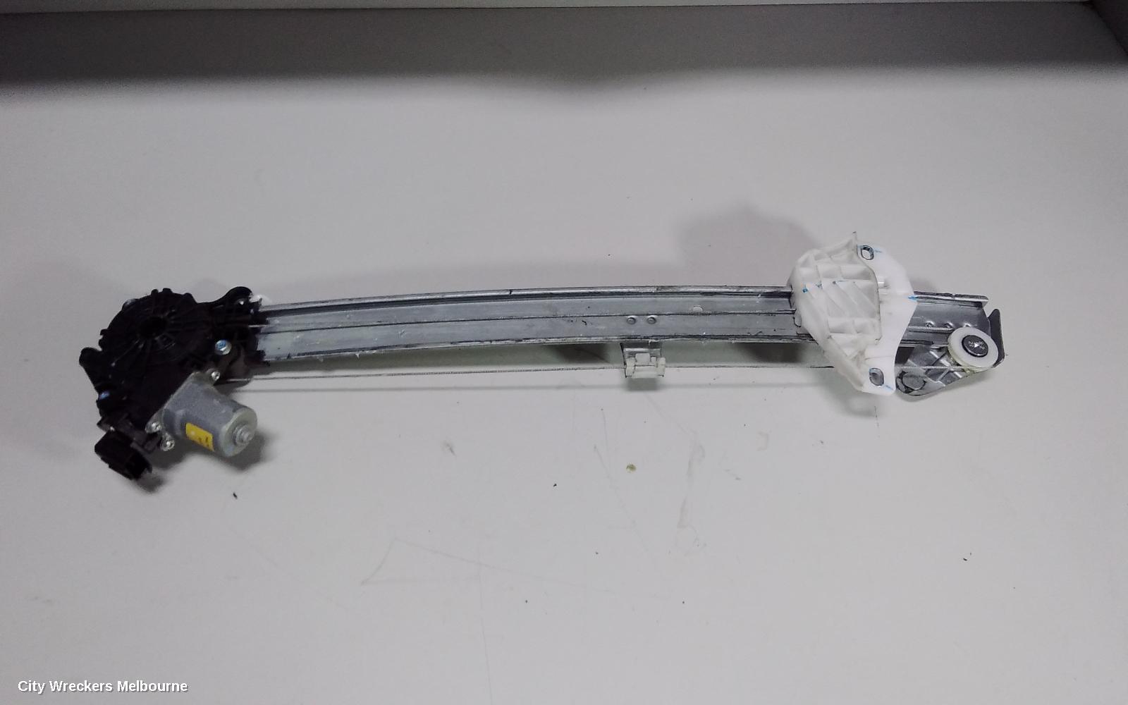 HONDA CRV 2018 Right Front Window Reg/Motor