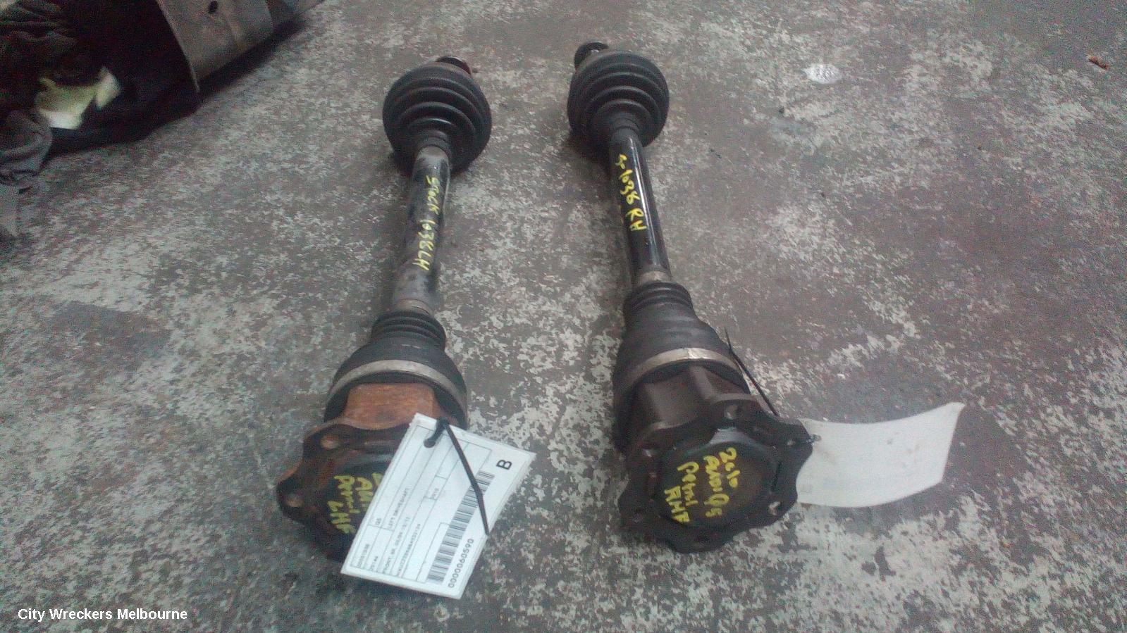 AUDI Q5 2010 Left Driveshaft