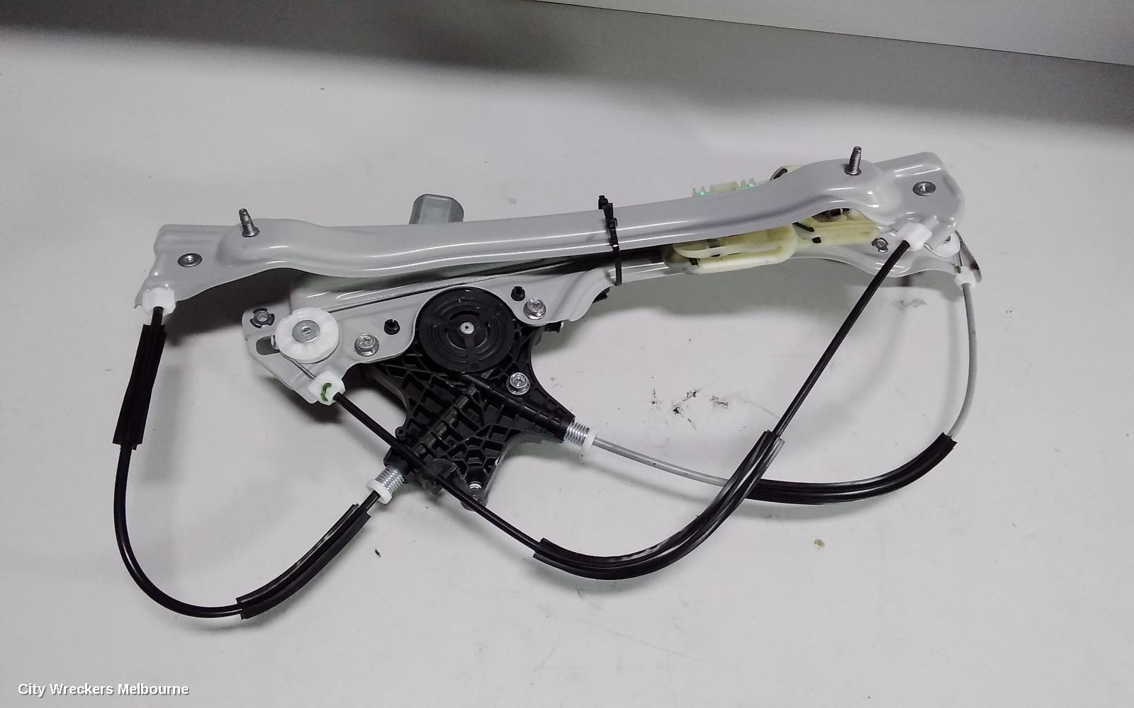 HOLDEN COMMODORE 2019 Right Front Window Reg/Motor