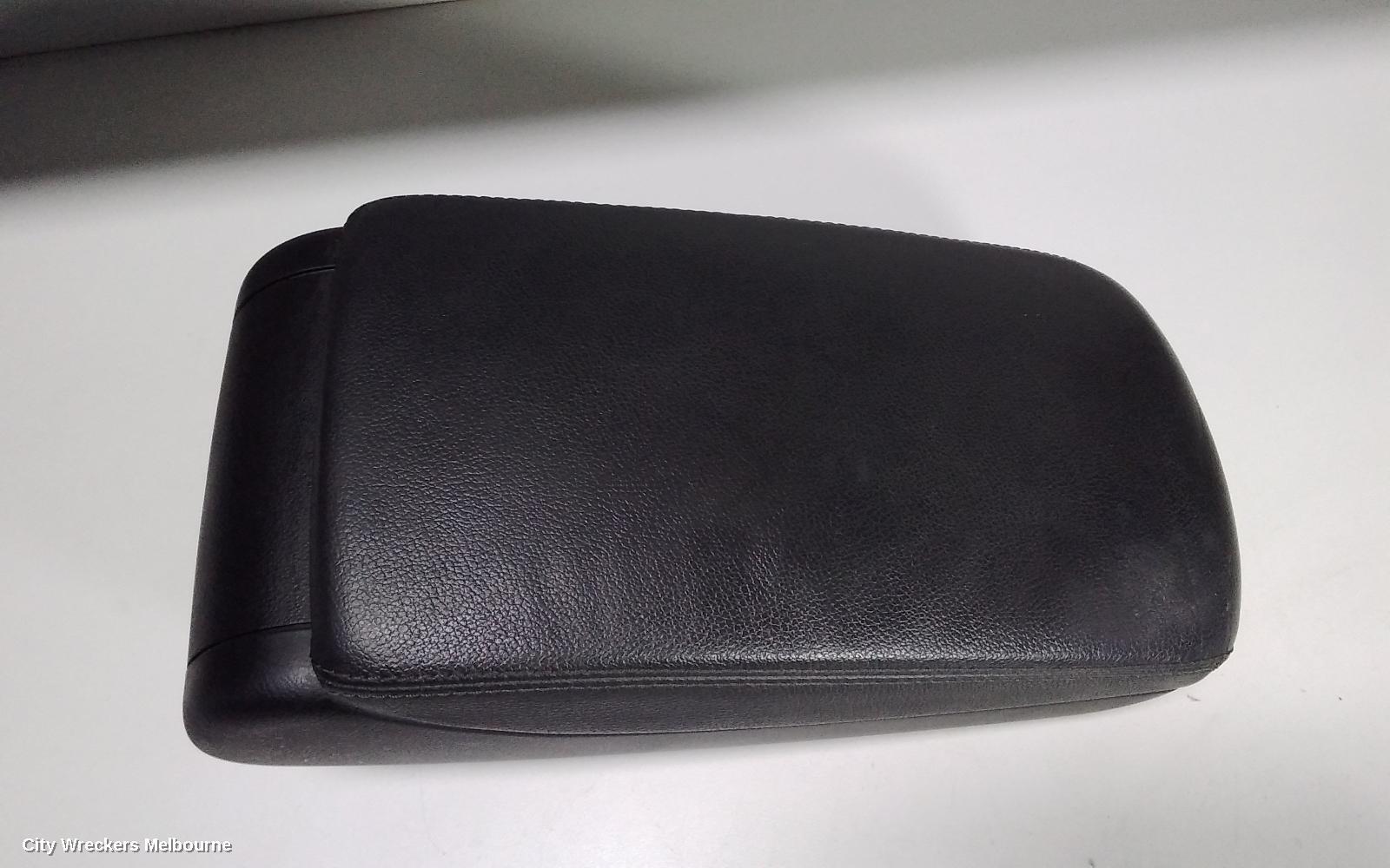 AUDI A6 2011 Console