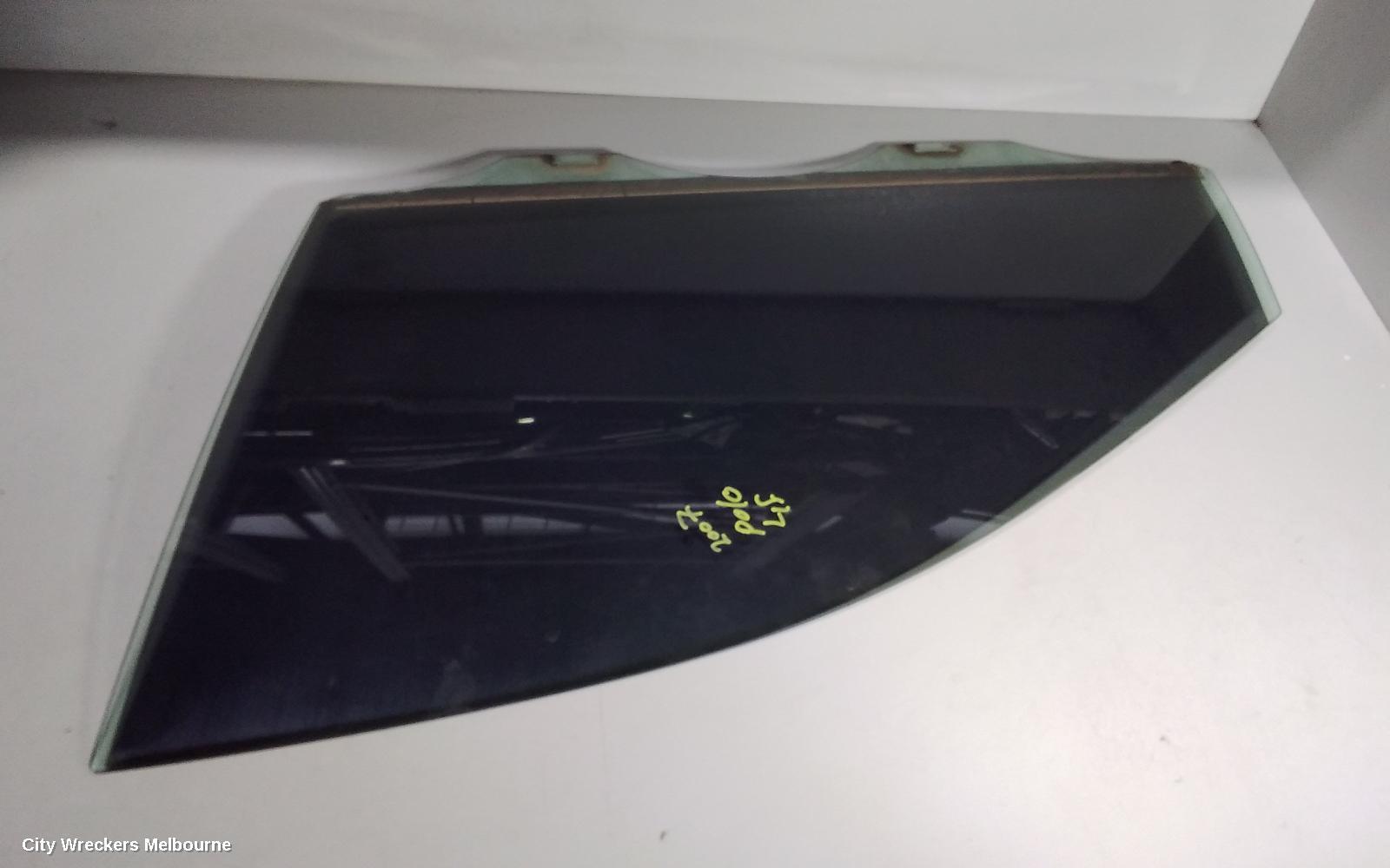 VOLKSWAGEN POLO 2007 Left Front Door Window
