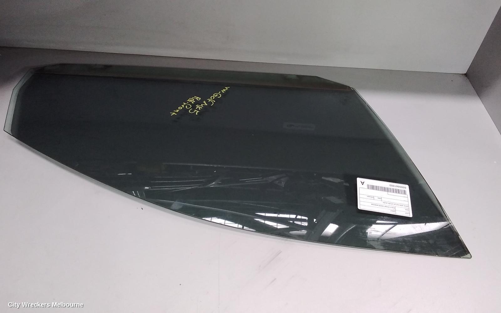 VOLKSWAGEN GOLF 2006 Right Front Door Window