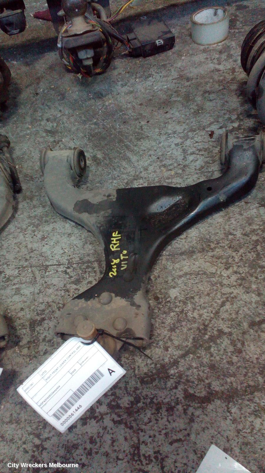 MERCEDES VITO 2008 Right Front Lower Control Arm